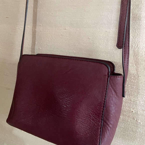stradivarius Burgundy Crossbody - Picture 8 of 10